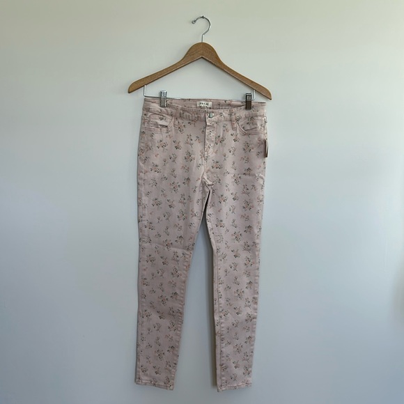 NWT Taylor and Sage Junior’s Pink Floral Denim Jeans Size 7 - Picture 1 of 4